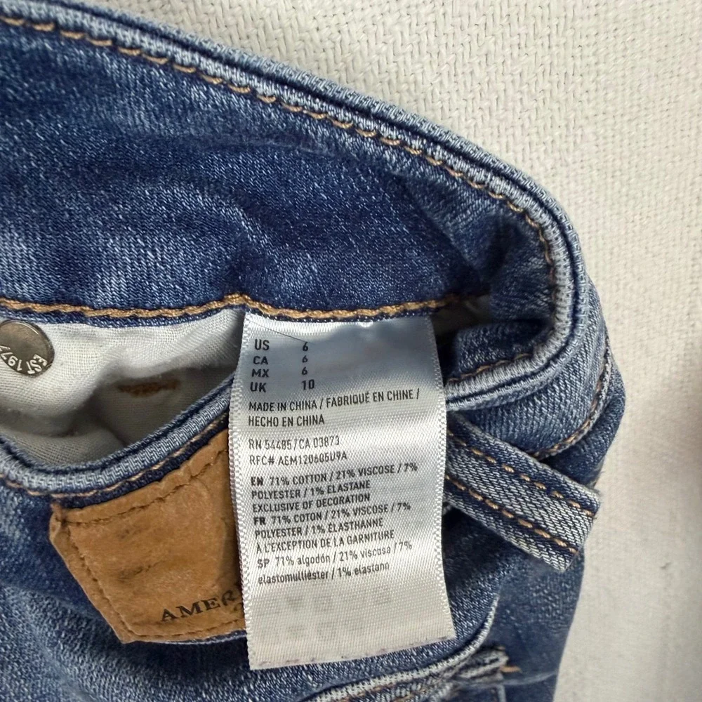 American Eagle Ne(x)t Level Stretch Distressed Denim Shorts Medium Wash Size 6